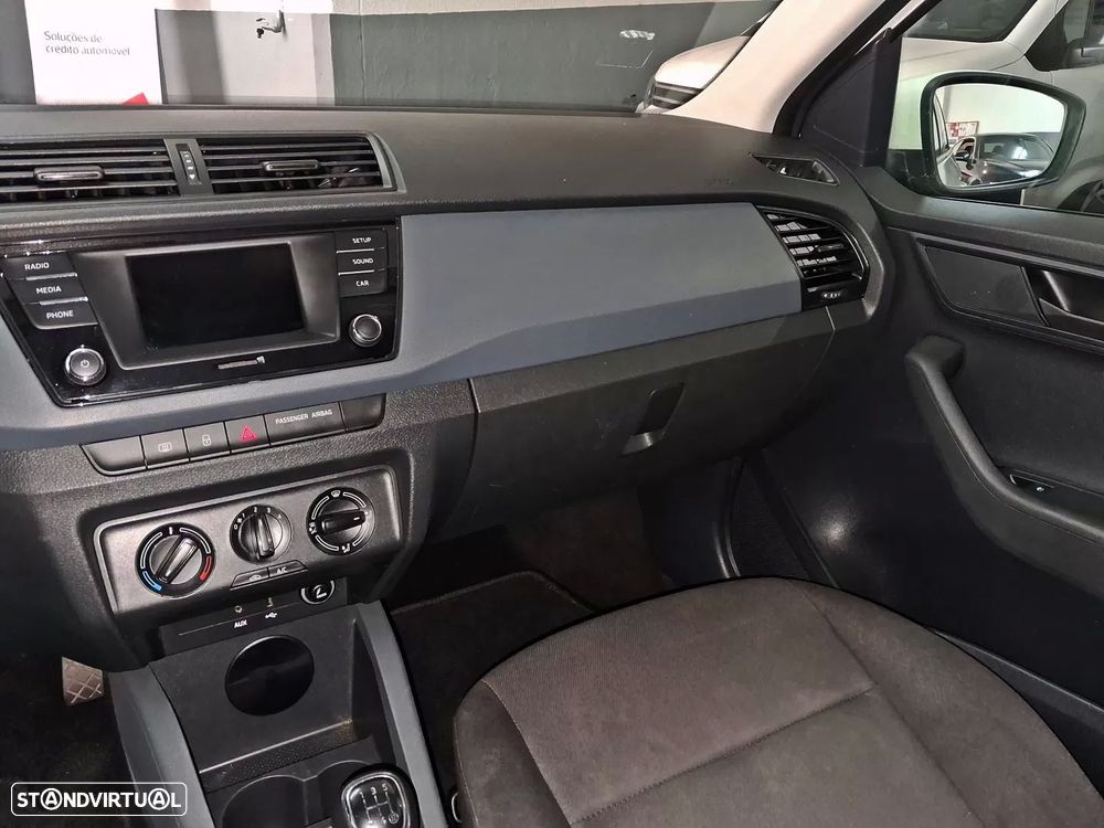 Skoda Fabia 1.0 Ambition — fotografia 18