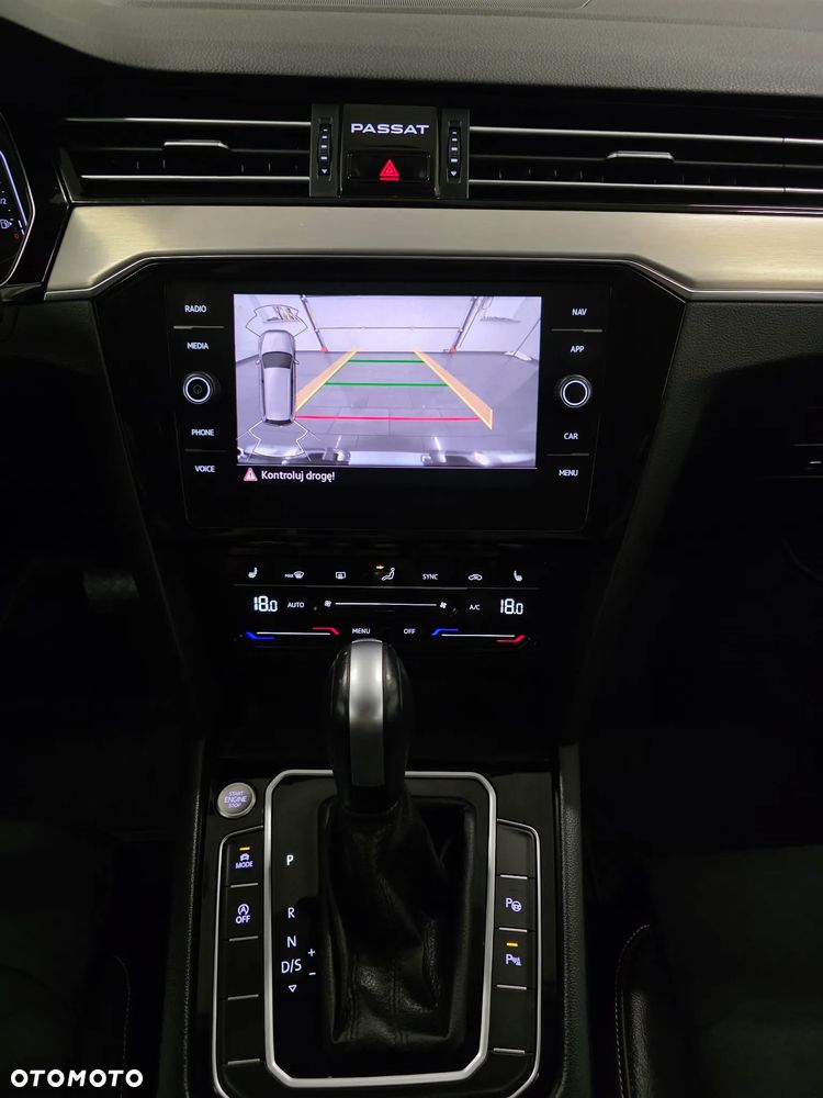 Volkswagen Passat - 10