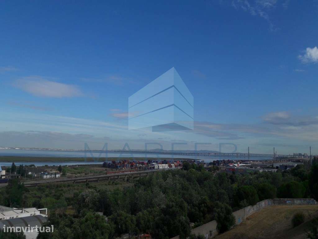 Apartamento T2 | Sta. Iria Azoia - Grande imagem: 2/4