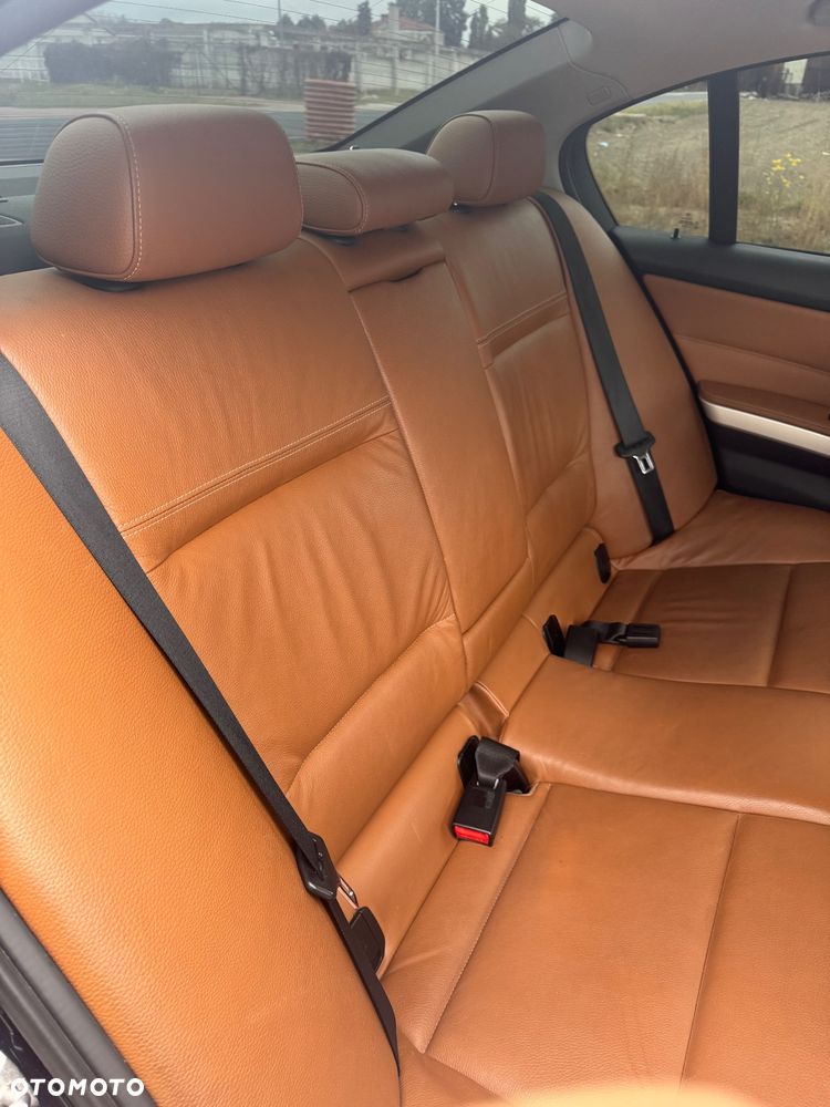 BMW Seria 3 320d Efficient Dynamics - 27