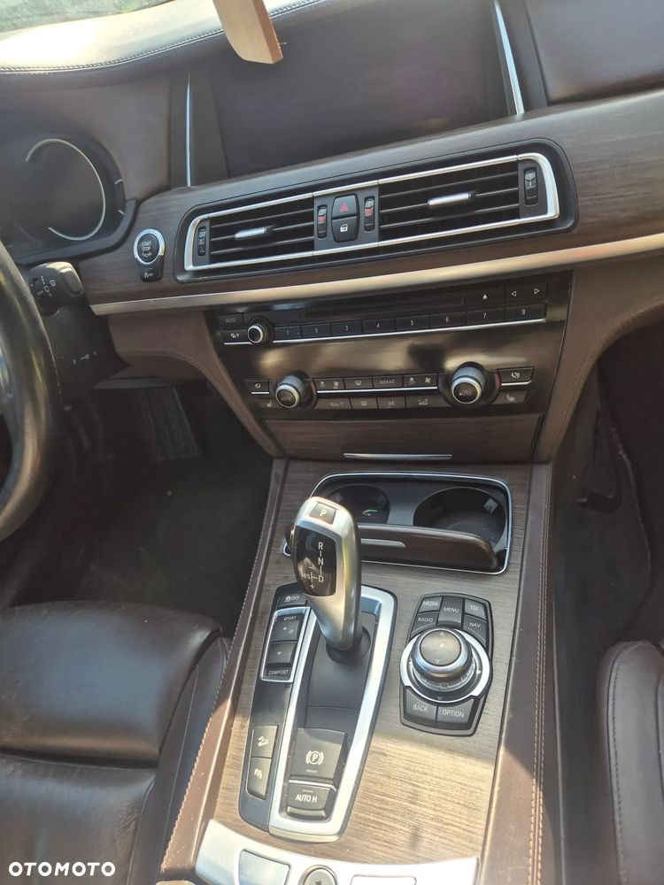 BMW Seria 7 750d xDrive - 13