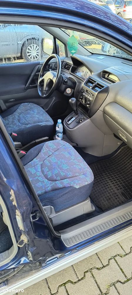 Mitsubishi Space Runner - 10