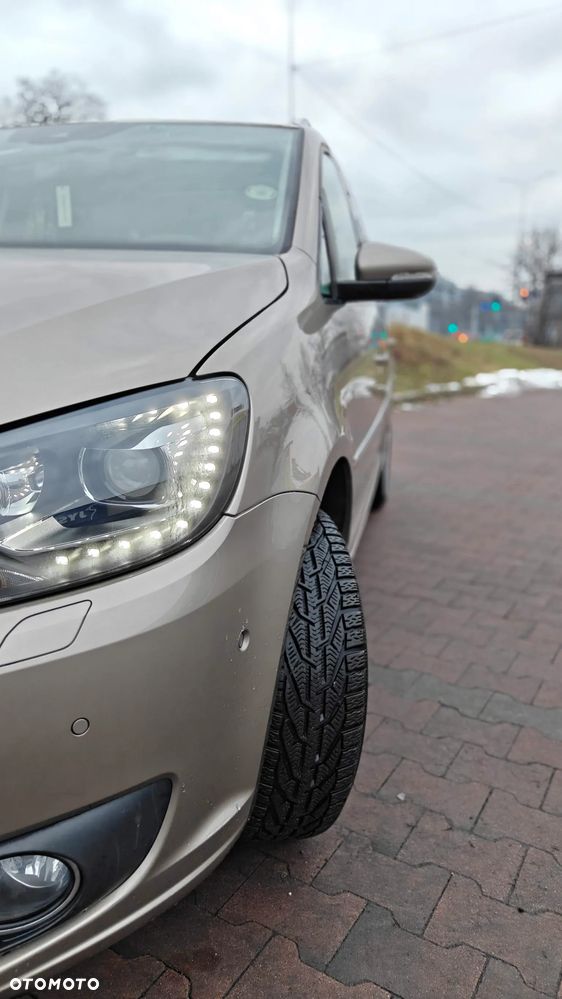 Volkswagen Touran 2.0 TDI Highline DSG - 1