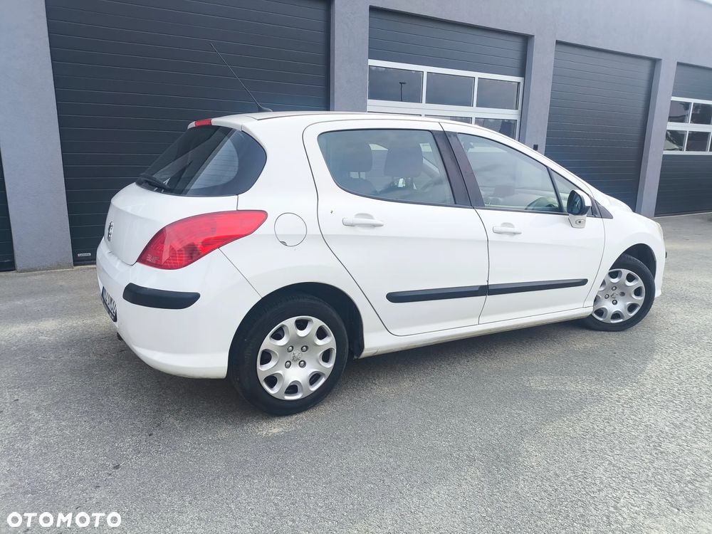 Peugeot 308 - 8