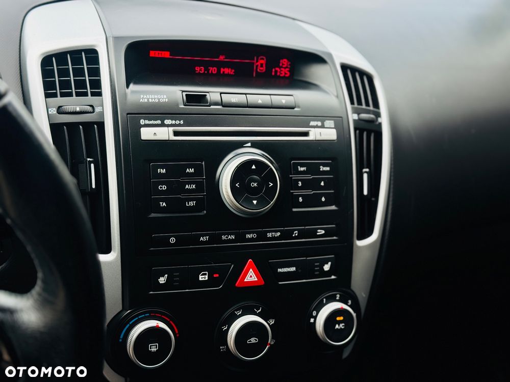 Kia Ceed 1.4 CVVT Dream-Team Edition - 31