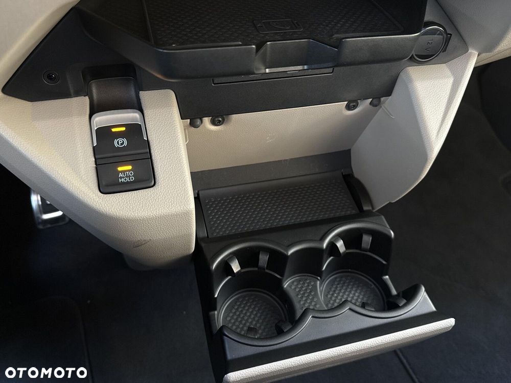 Volkswagen Multivan - 30