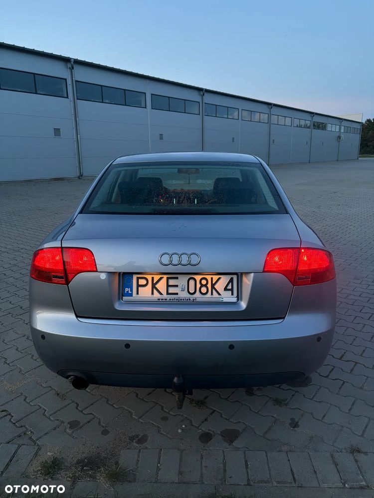 Audi A4 Limousine - 8