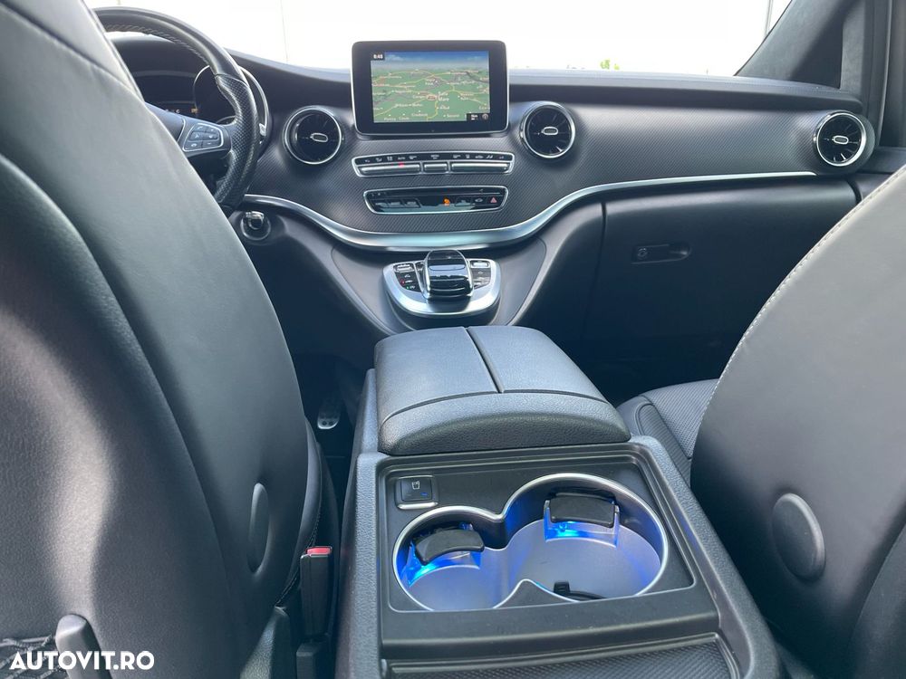 Mercedes-Benz V 300 d Lang 4Matic 9G-TRONIC Exclusive - 38