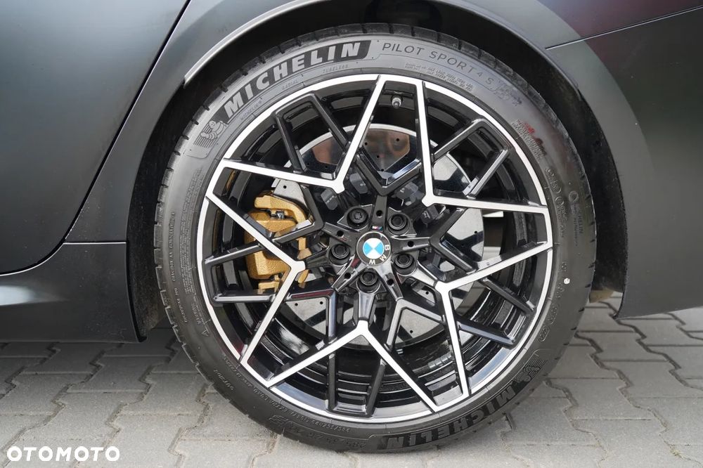 BMW M8 Competition - 36