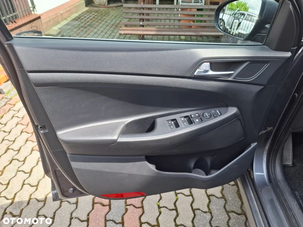 Hyundai Tucson 2.0 CRDI 4WD Automatik Style - 19