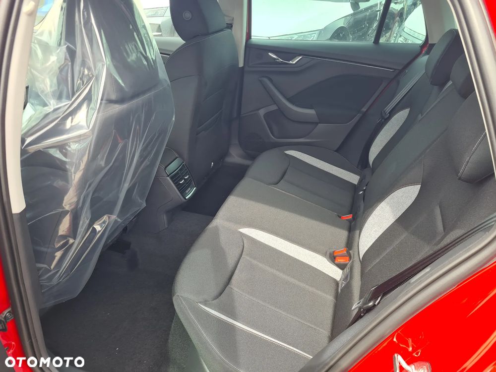 Skoda Kamiq 1.5 TSI Drive DSG - 14