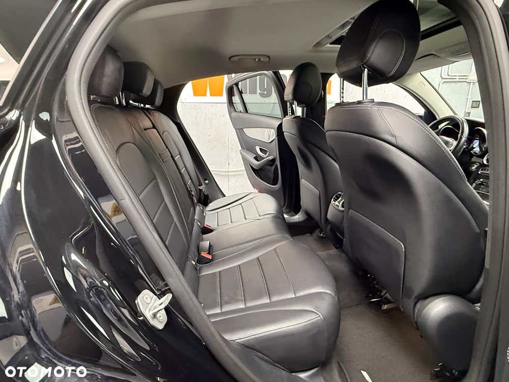 Mercedes-Benz GLC 250 d 4Matic 9G-TRONIC AMG Line - 13