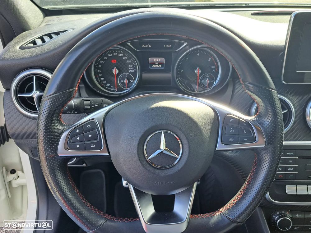 Mercedes-Benz A 180 d AMG Line - 29