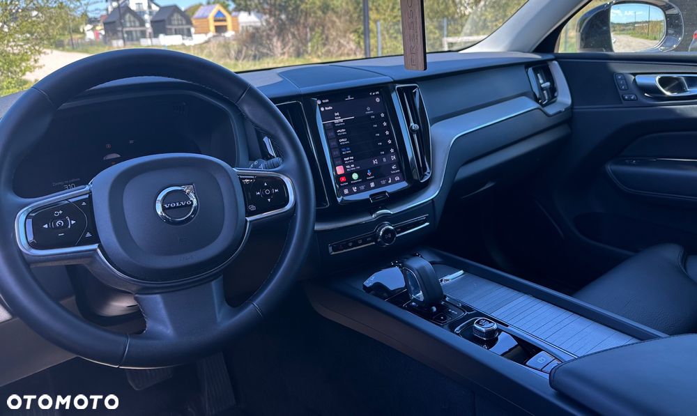 Volvo XC 60 B5 B AWD Plus Dark - 3