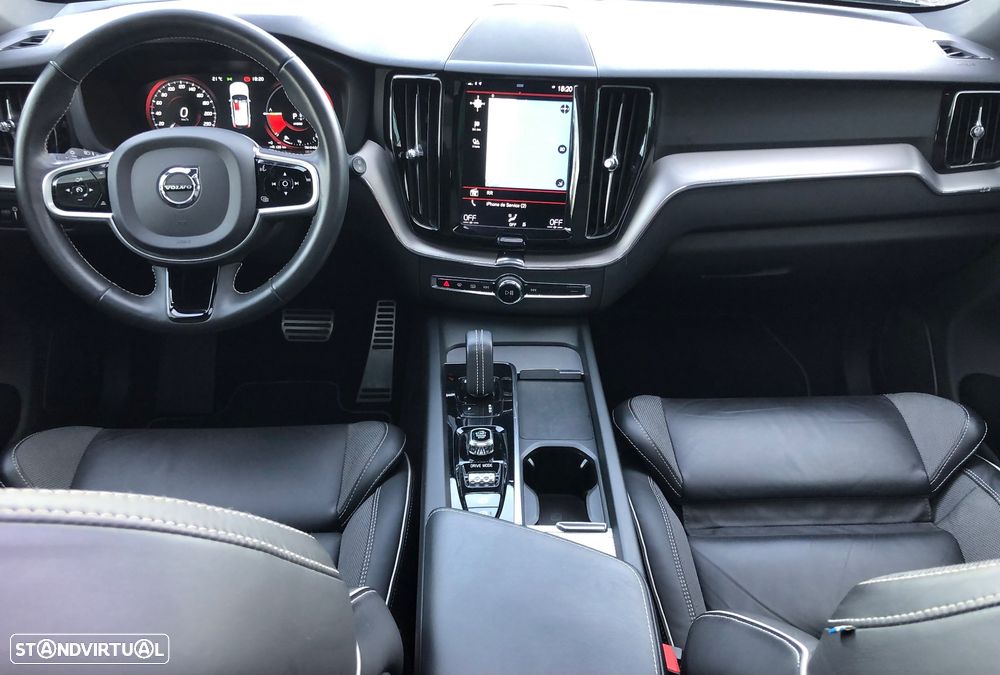 Volvo XC 60 2.0 T6 PHEV R-Design AWD - 27