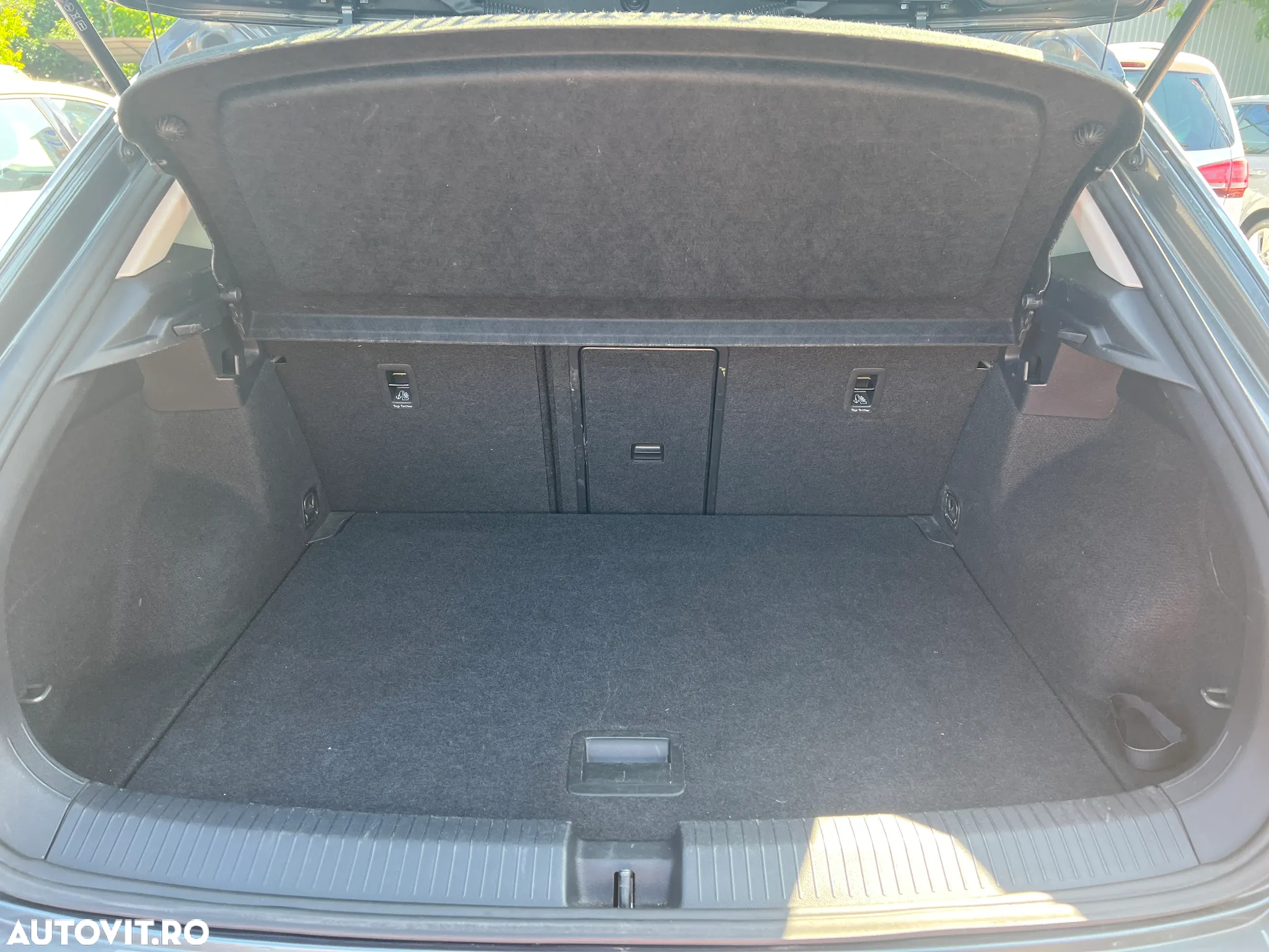 Volkswagen T-ROC 1.0 TSI Design - 11