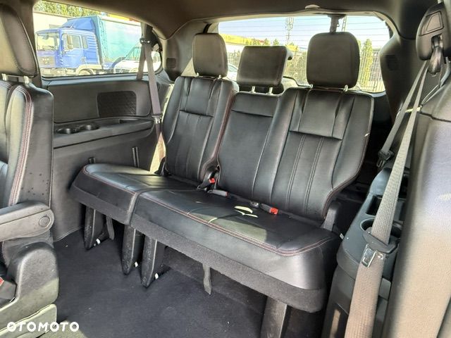 Dodge Grand Caravan - 19