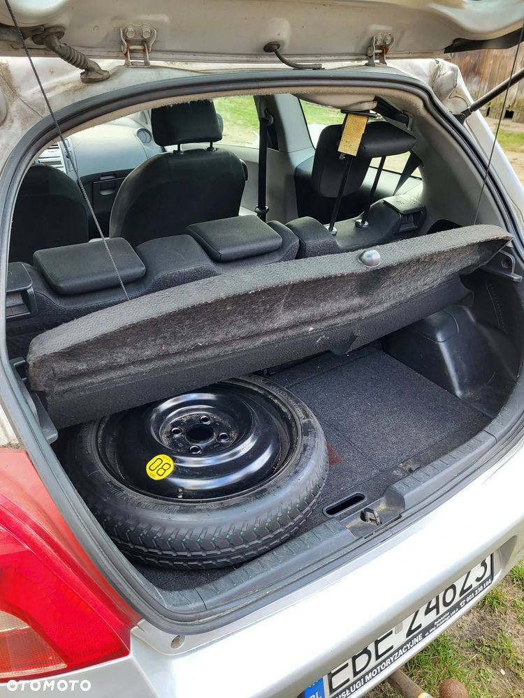 Toyota Yaris - 6