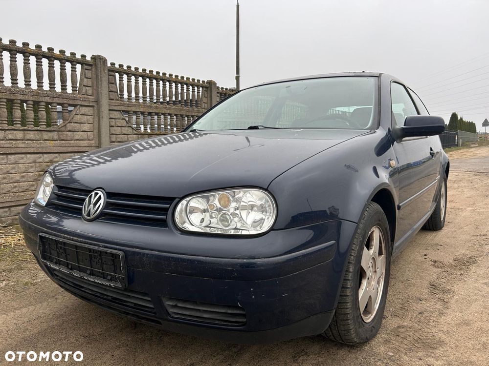 Volkswagen Golf - 1