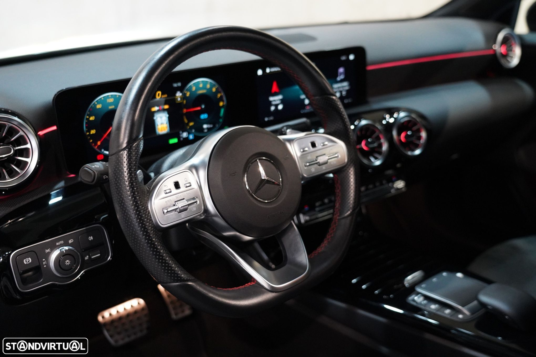 Mercedes-Benz A 250 e AMG Line - 8