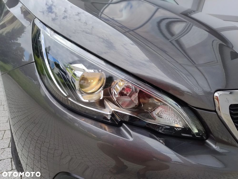 Peugeot 308 BlueHDi 130 Allure - 26