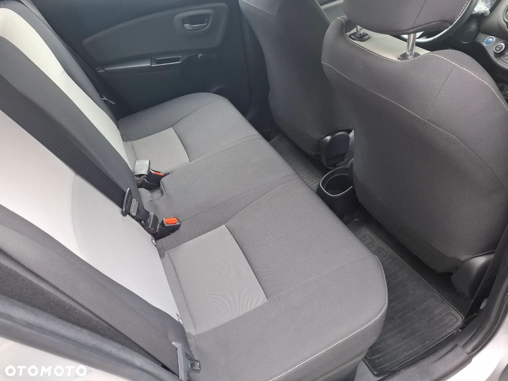 Toyota Yaris Hybrid 100 Premium - 15