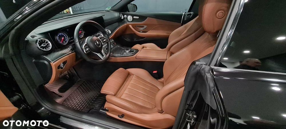 Mercedes-Benz Klasa E 200 4-Matic 9G-TRONIC - 2
