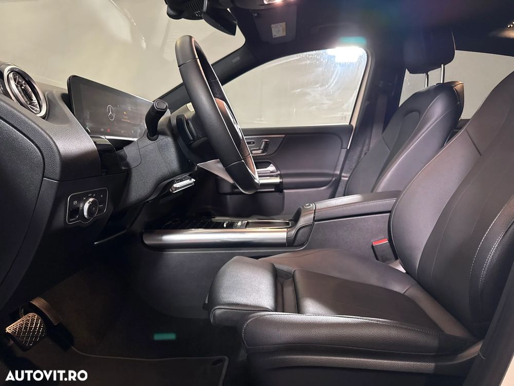 Mercedes-Benz GLA - 24
