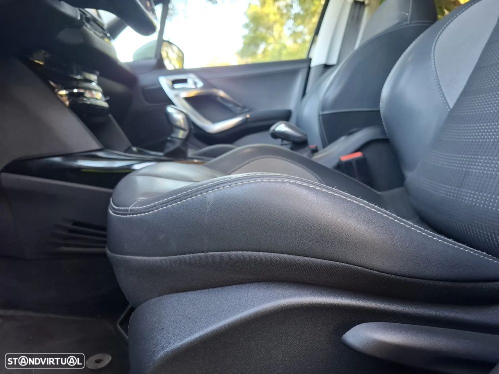 Peugeot 2008 1.6 BlueHDi Allure - 25