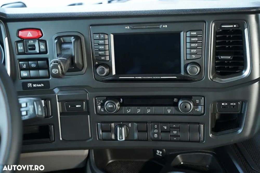 Scania R 520 / V8 / SISTEM HIDRAULIC / RETARDER / I-PARK COOL / FULL AIRMATIC / EURO 6 - 27
