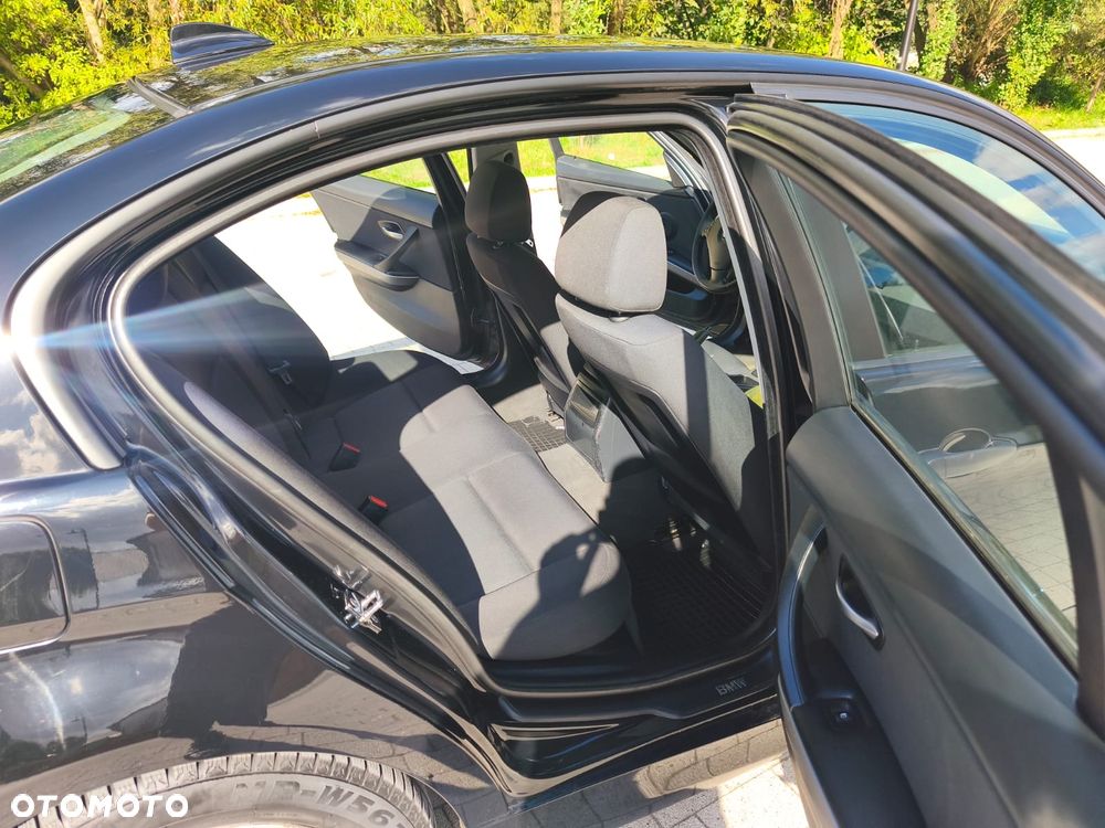 BMW Seria 3 - 12