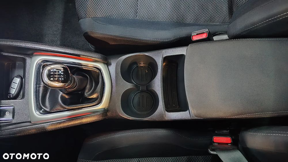 Nissan Qashqai 1.6 DIG-T N-Connecta - 16