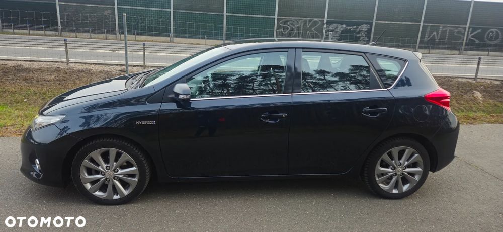 Toyota Auris 1.8 HSD Luna - 2