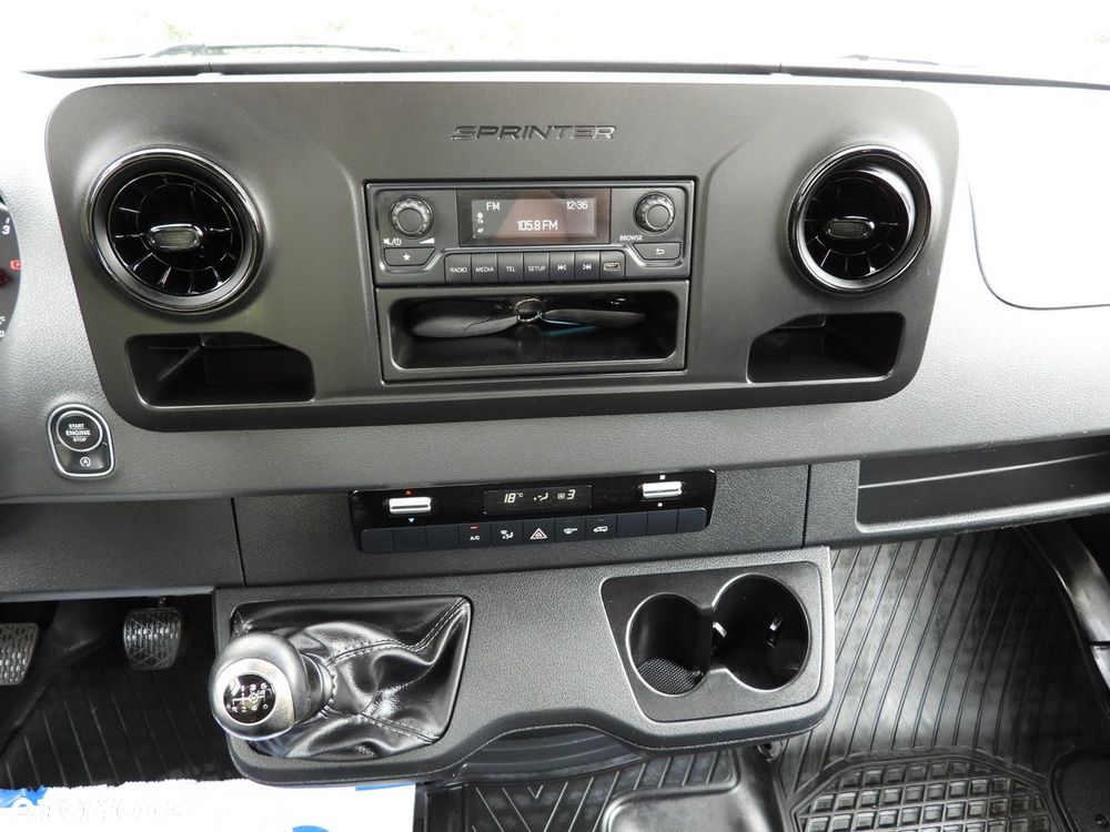 Mercedes-Benz SPRINTER 315 SKRZYNIA 8 PALET TEMPOMAT KLIMATYZACJA  150KM - 33
