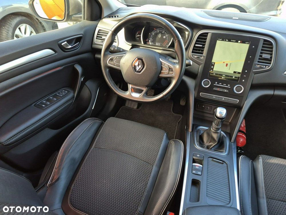 Renault Megane Grandtour ENERGY TCe 130 BOSE EDITION - 26