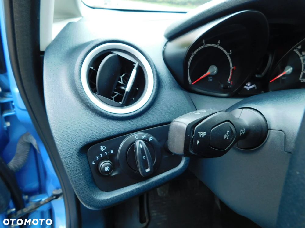 Ford Fiesta 1.25 Champions Edition - 24