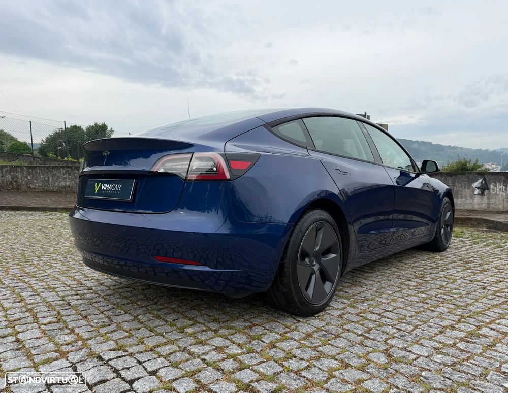 Tesla Model 3 Standard Range Plus RWD - 3