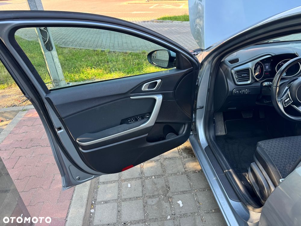 Kia Ceed 1.5 T-GDI M DCT - 10