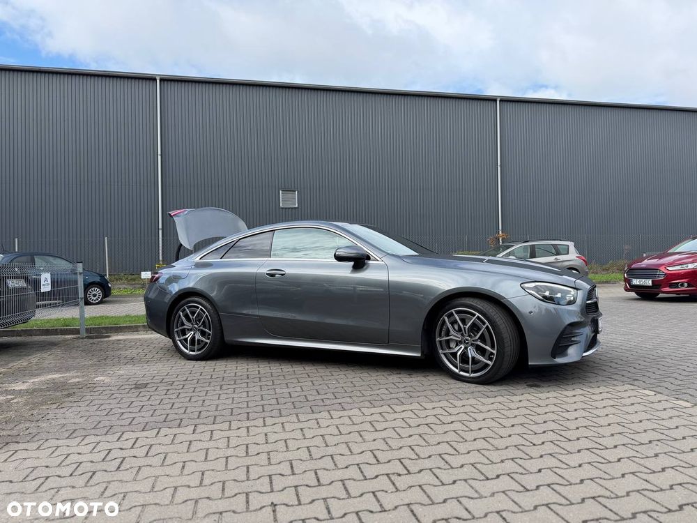 Mercedes-Benz Klasa E 200 4-Matic 9G-TRONIC - 12