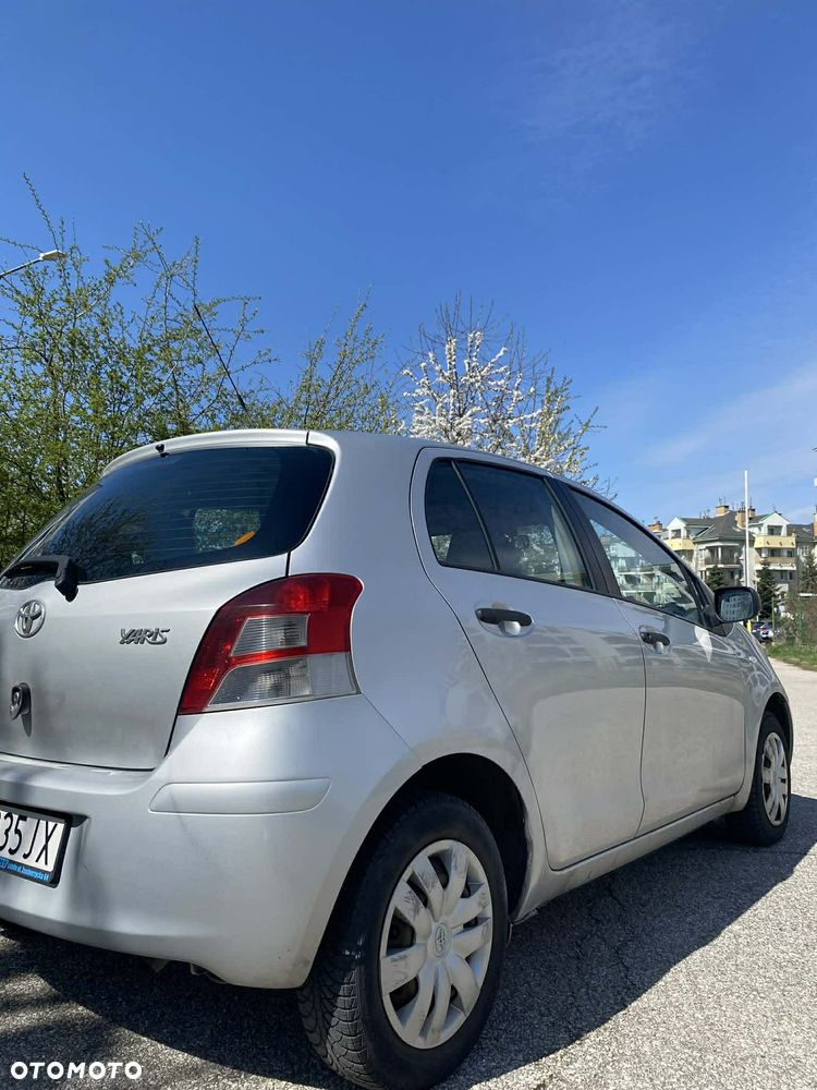 Toyota Yaris 1.0 Entry EU5 - 3