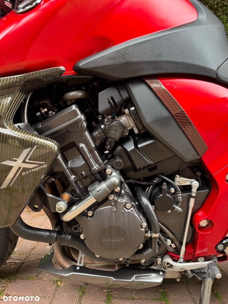 Honda CB - 12
