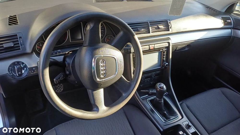Audi A4 Limousine - 7