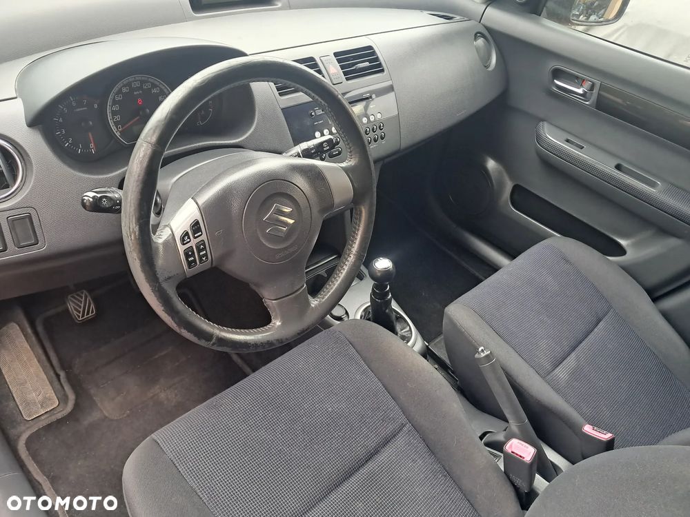 Suzuki Swift 1.3 Comfort dance - 5