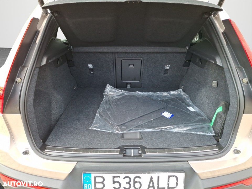 Volvo XC 40 - 24