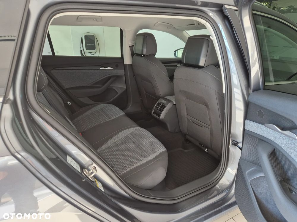 Skoda Superb 2.0 TDI SCR Selection DSG - 12