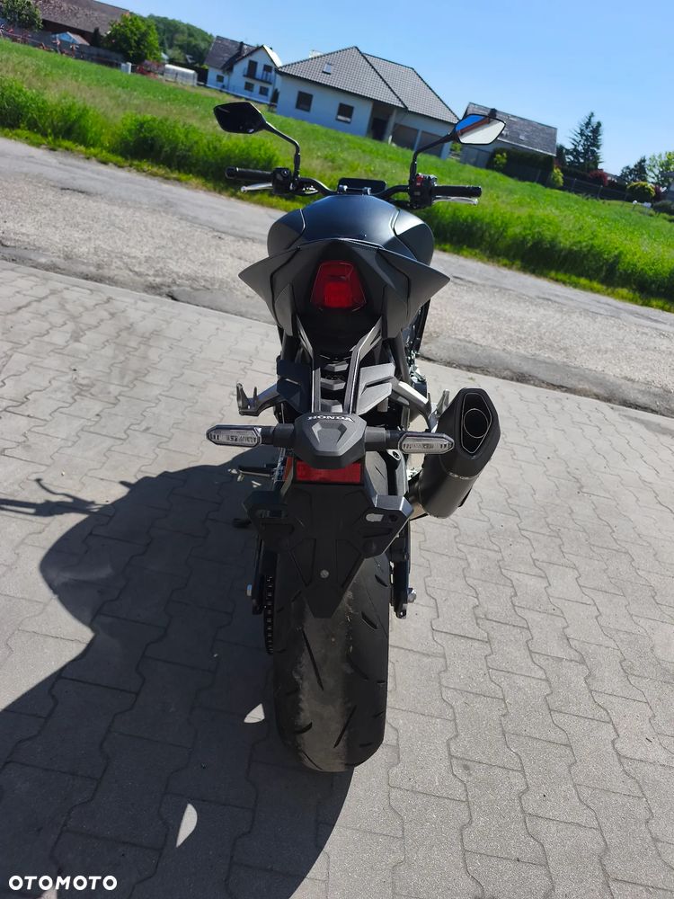 Honda CB - 16