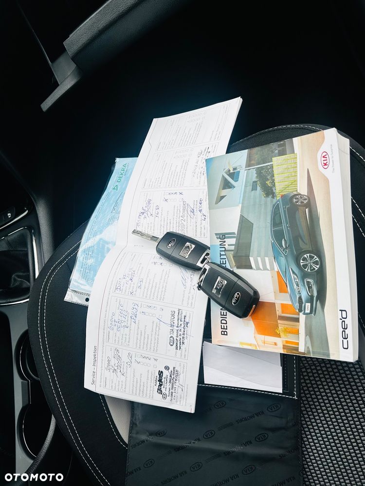 Kia Ceed 1.6 CRDi 136 ISG Dream Team Edition - 25