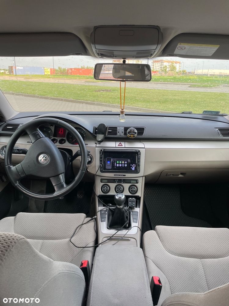 Volkswagen Passat 2.0 TDI Comfortline - 14