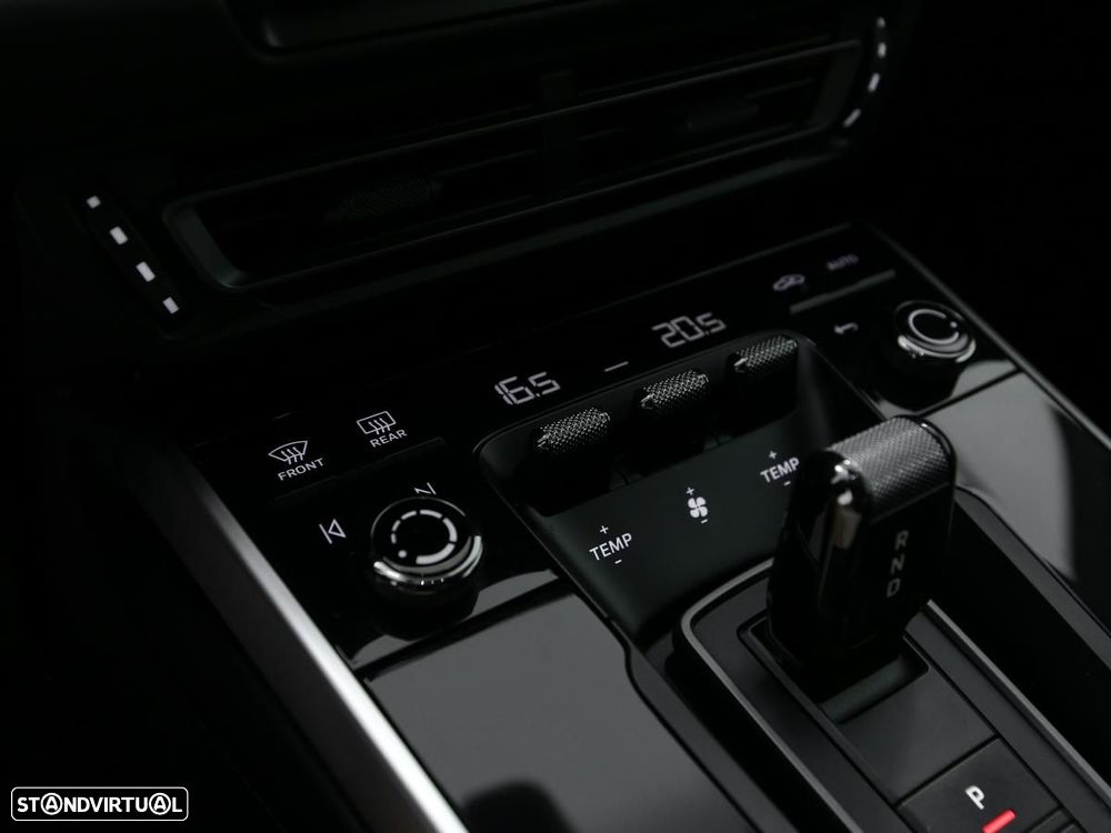 Porsche 911 (992) Turbo S PDK - 26