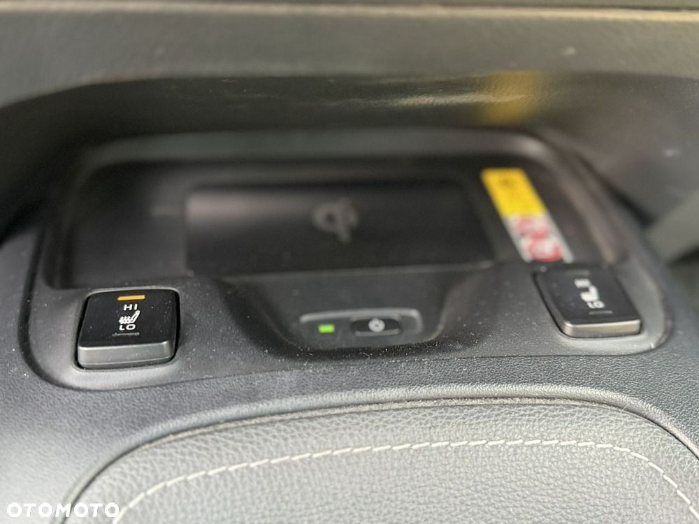 Toyota Corolla 1.8 Hybrid Executive - 25